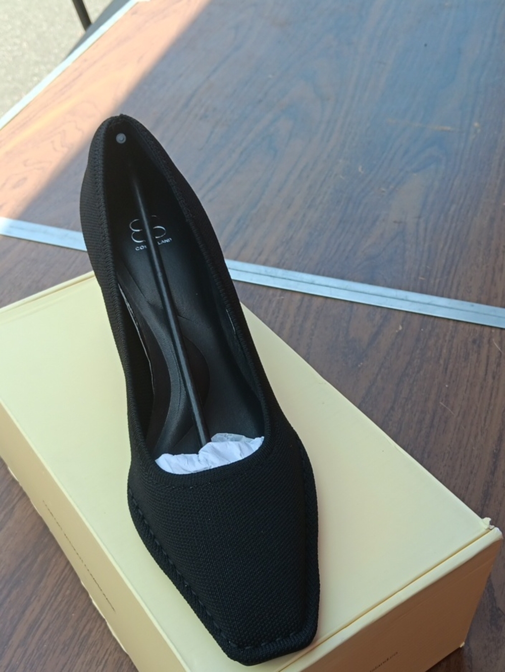 Women's Black Pointed Knit Pump